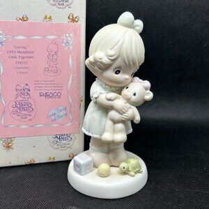 Precious Moments "Loving" 1993 Members only figurine